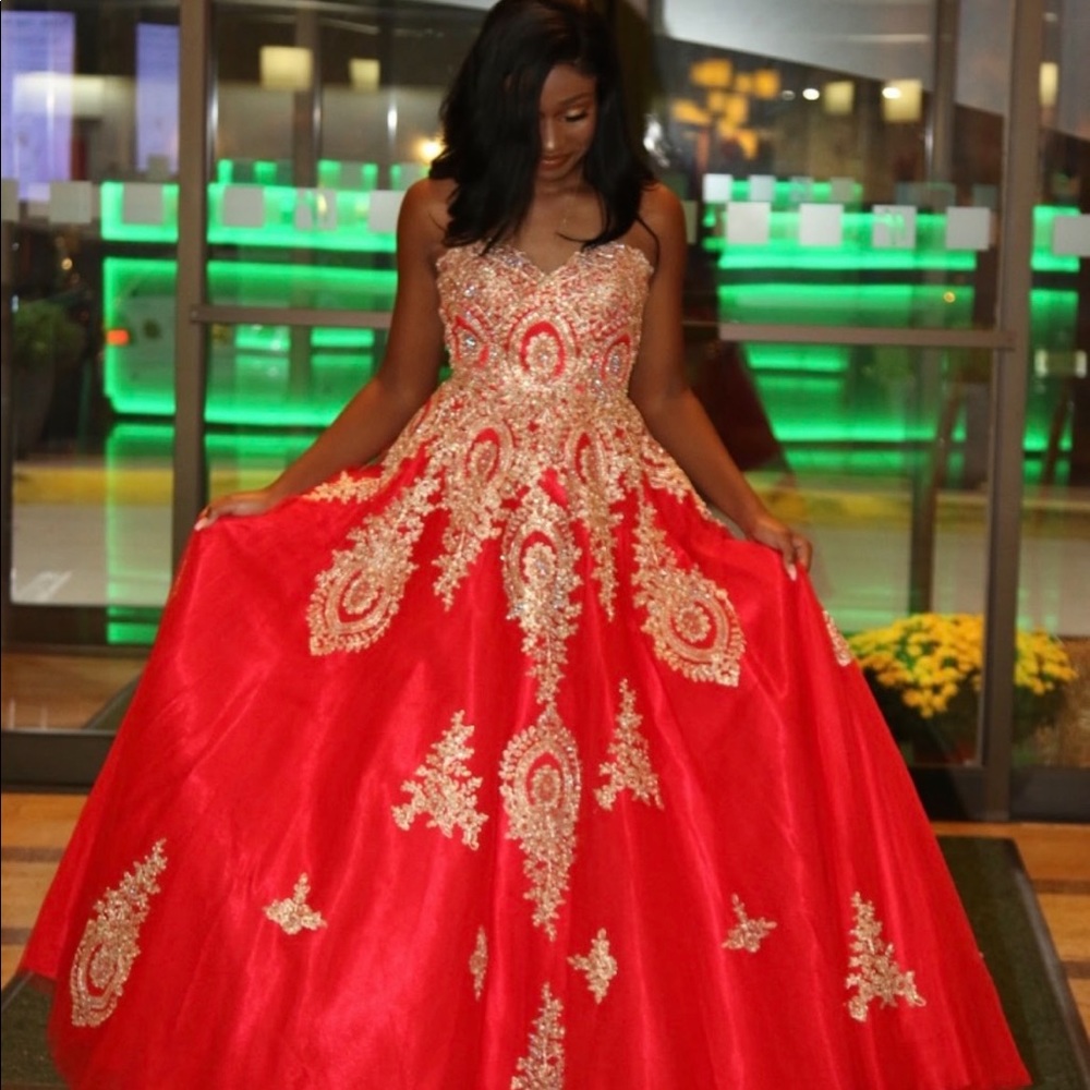 LONG POOF RED/ GOLD DRESS!